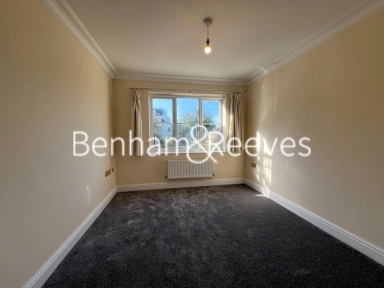 Eastbury Avenue, Northwood, Hertfordshire - HA6 view 11