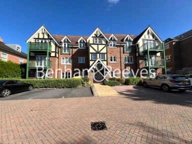 Eastbury Avenue, Northwood, Hertfordshire - HA6 view 13