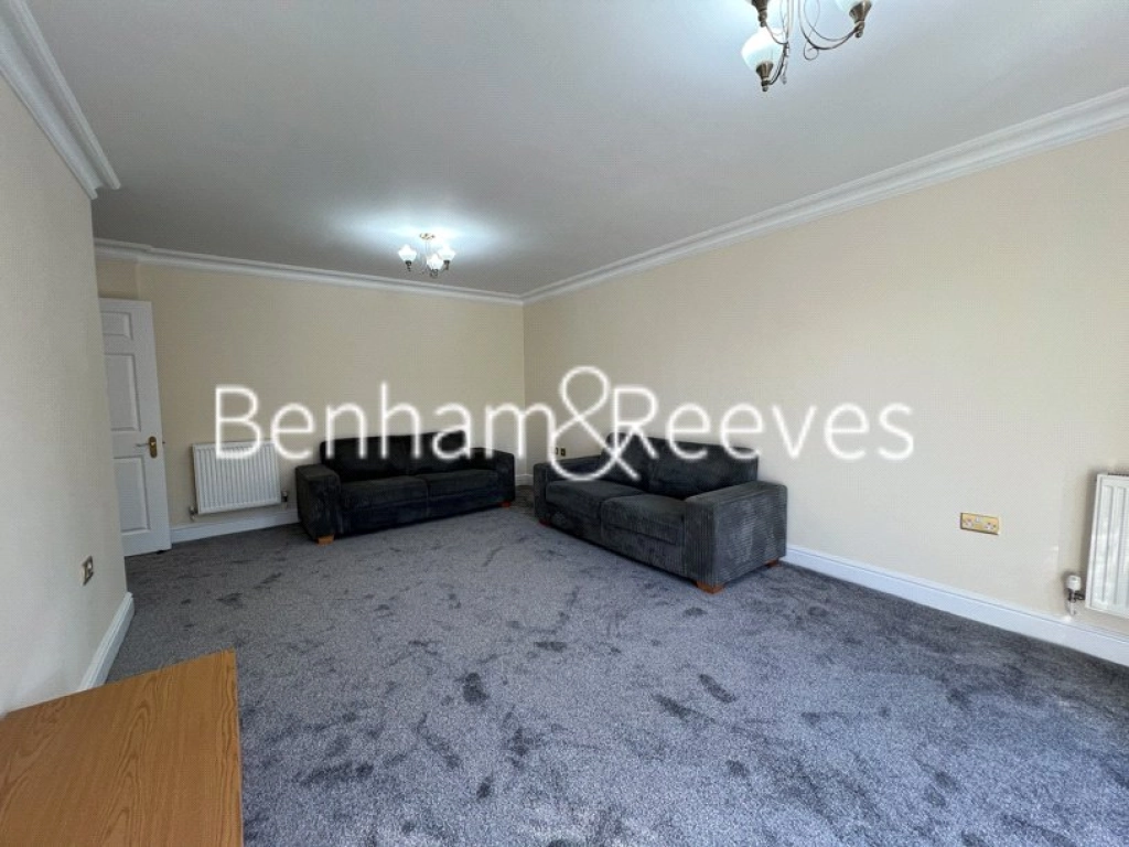 3 bedrooms apartments/flats for sale in Eastbury Avenue, Northwood, Hertfordshire - HA6 view 14