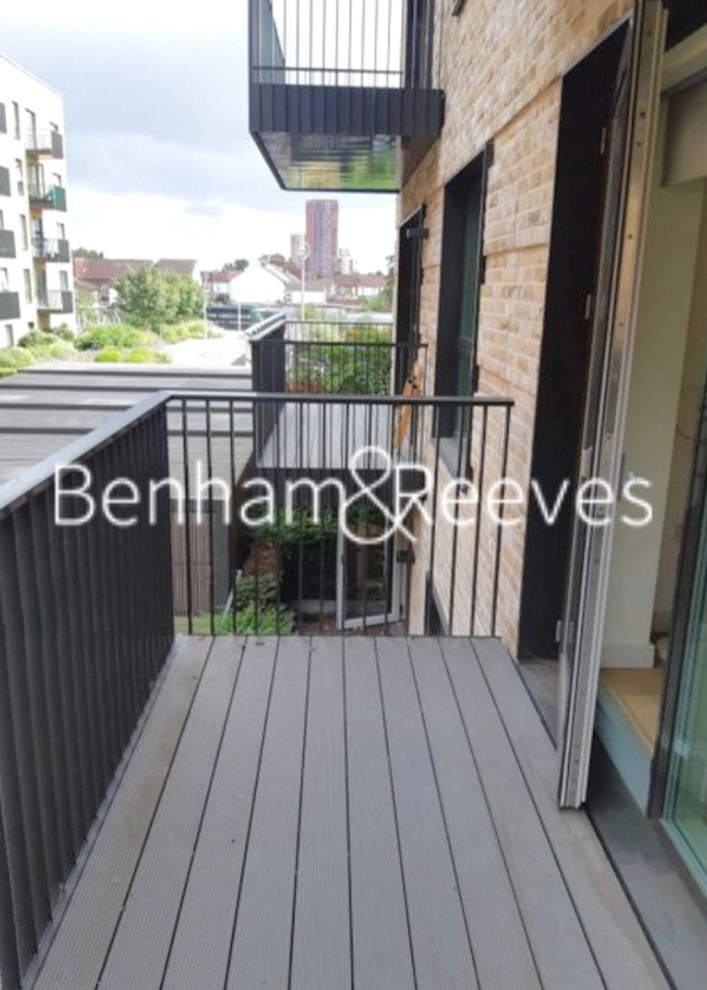 1 bedroom apartments/flats for sale in Accolade Avenue, Southall - UB1 view 7