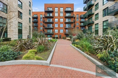 Cedrus Avenue, Southall - UB1 view 1