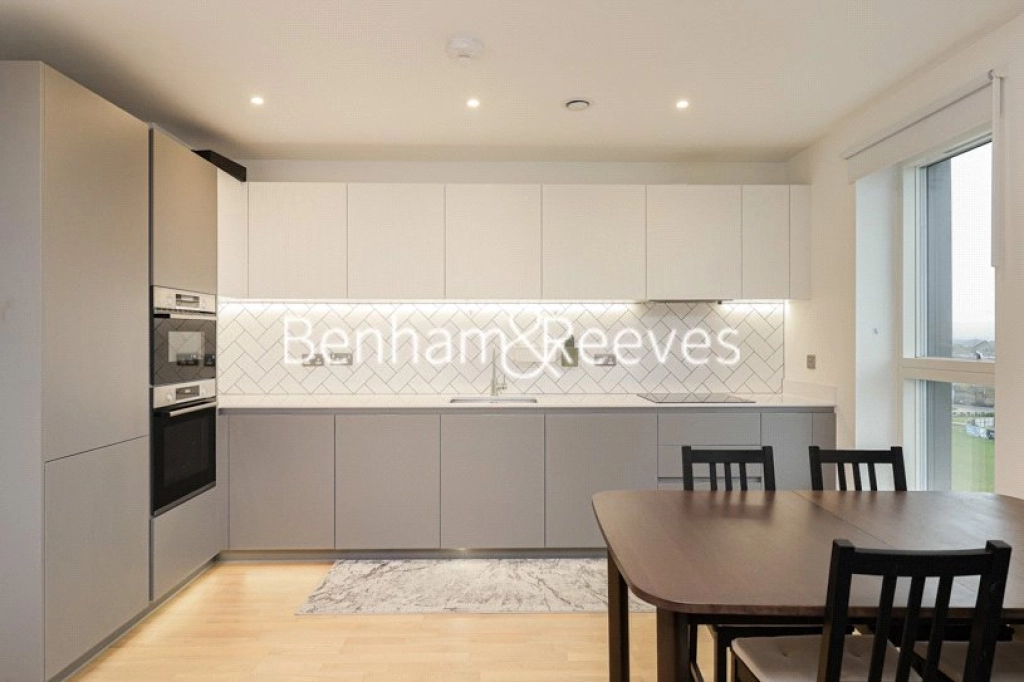 2 bedrooms apartments/flats for sale in Cedrus Avenue, Southall - UB1 view 2