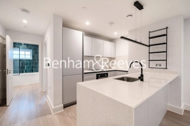 Memorial Avenue, Slough, Berkshire - SL1 view 8