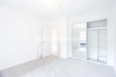 Farine Avenue, Hayes - UB3 view 3