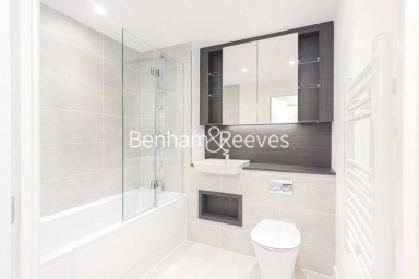 Farine Avenue, Hayes - UB3 view 5