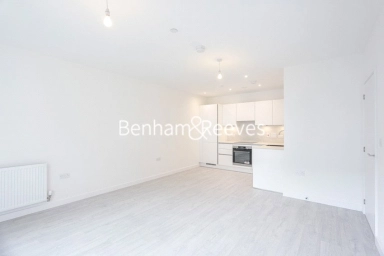 Farine Avenue, Hayes - UB3 view 13