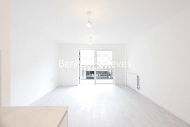 Farine Avenue, Hayes - UB3 view 22