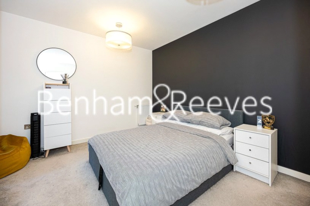 1 bedroom apartments/flats for sale in Samara Drive, Southall - UB1 view 7