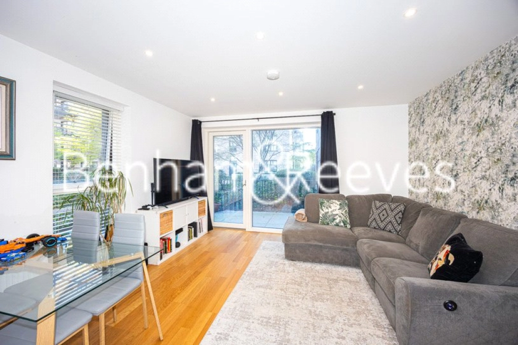 1 bedroom apartments/flats for sale in Samara Drive, Southall - UB1 view 3