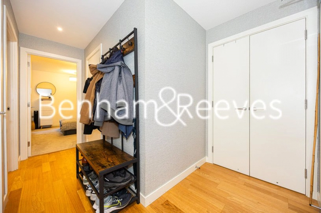 1 bedroom apartments/flats for sale in Samara Drive, Southall - UB1 view 6