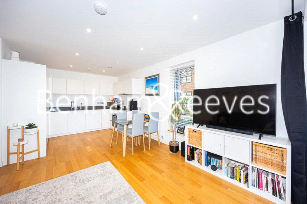 1 bedroom apartments/flats for sale in Samara Drive, Southall - UB1 view 5