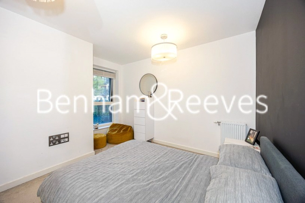1 bedroom apartments/flats for sale in Samara Drive, Southall - UB1 view 8