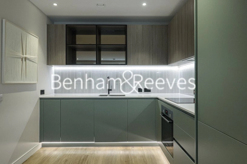 1 bedroom apartments/flats for sale in Greenleaf Walk, Southall - UB1 view 2