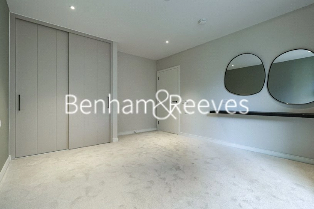 1 bedroom apartments/flats for sale in Greenleaf Walk, Southall - UB1 view 7