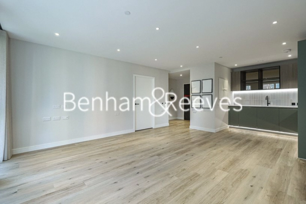 1 bedroom apartments/flats for sale in Greenleaf Walk, Southall - UB1 view 9