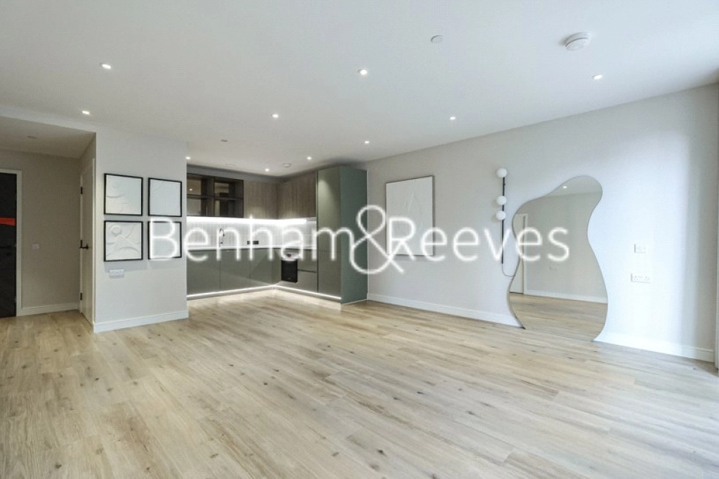 1 bedroom apartments/flats for sale in Greenleaf Walk, Southall - UB1 view 10