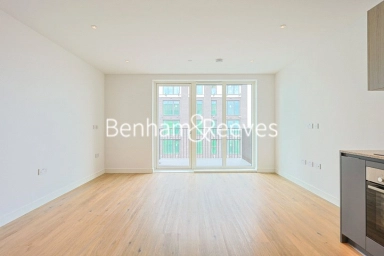 Cedrus Avenue, Southall - UB1 view 1