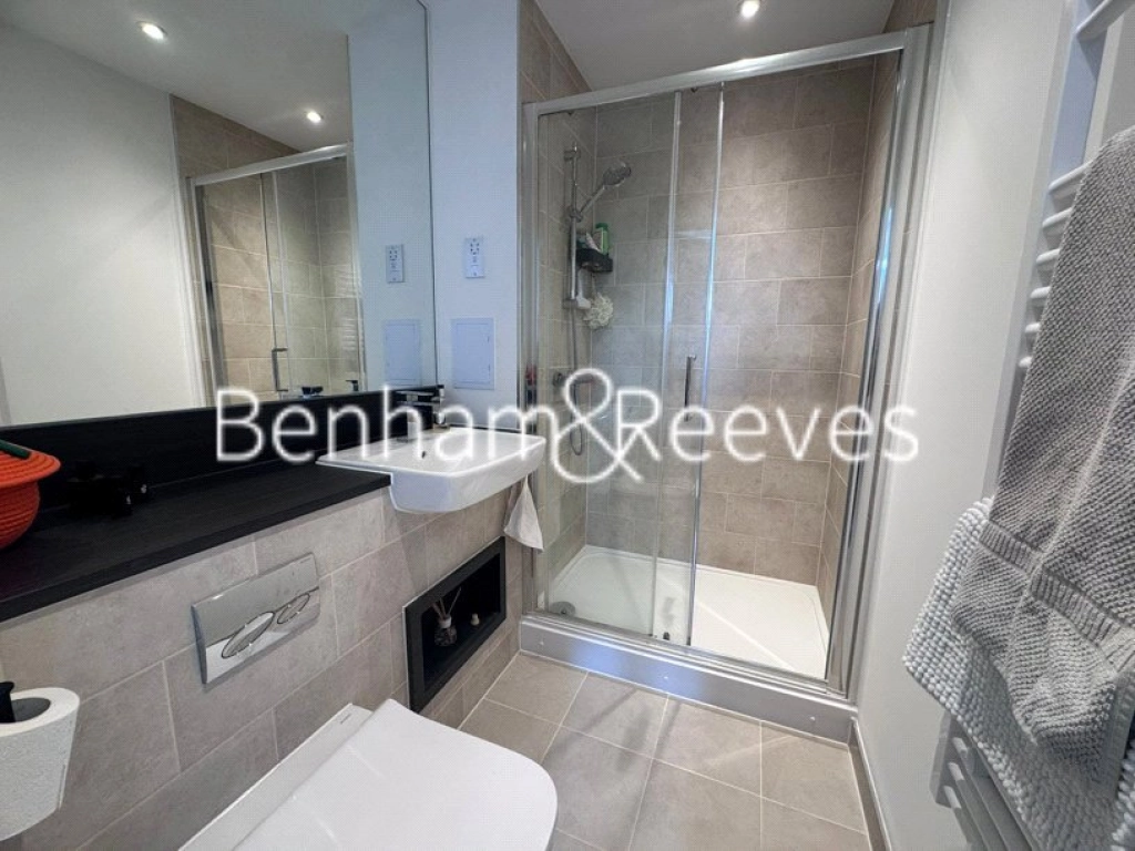 2 bedrooms apartments/flats for sale in Farine Avenue, Hayes - UB3 view 8
