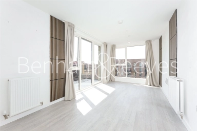 Farine Avenue, Hayes - UB3 view 1