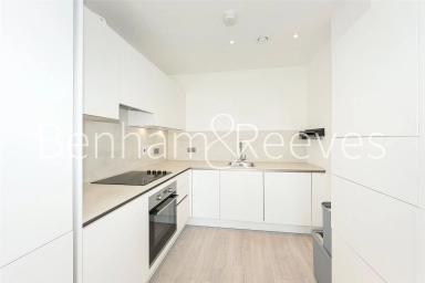 Farine Avenue, Hayes - UB3 view 3