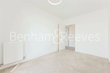 Farine Avenue, Hayes - UB3 view 13