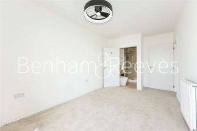 Farine Avenue, Hayes - UB3 view 14