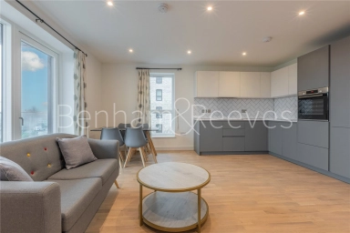 Accolade Avenue, Southall - UB1 view 4