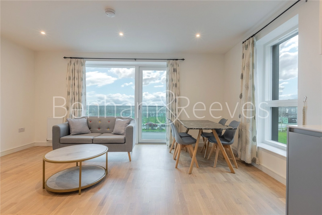 2 bedrooms apartments/flats for sale in Accolade Avenue, Southall - UB1 view 3