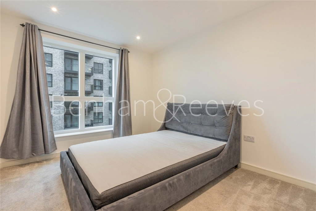 2 bedrooms apartments/flats for sale in Accolade Avenue, Southall - UB1 view 10