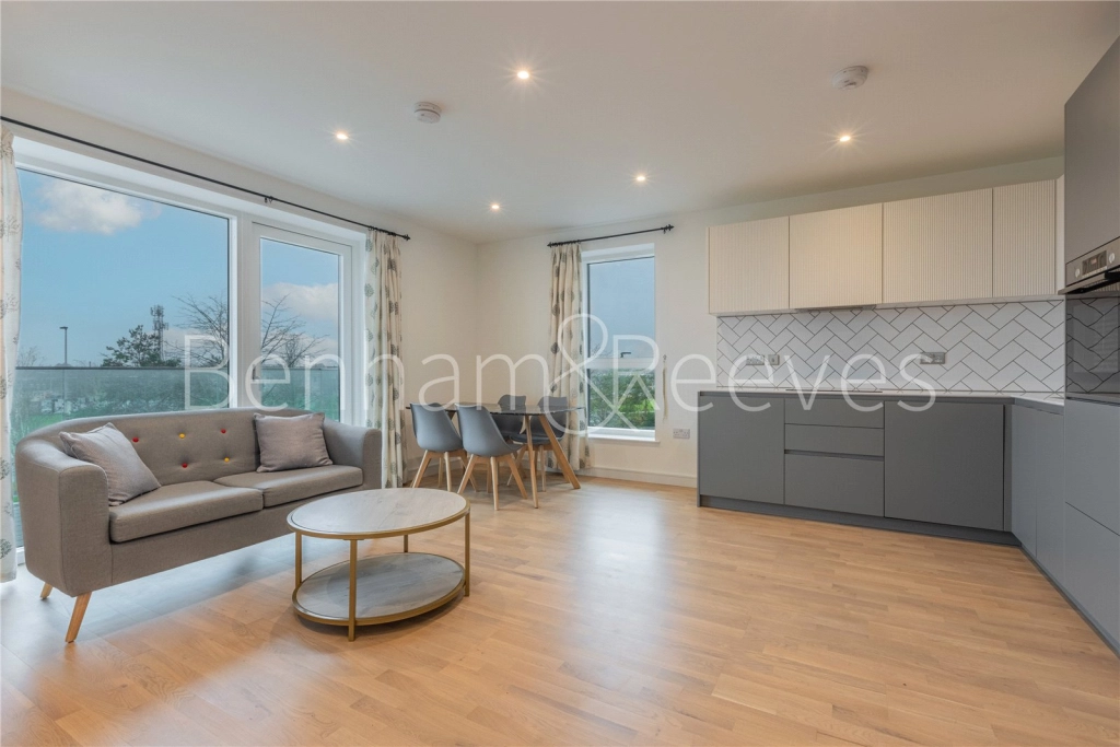 2 bedrooms apartments/flats for sale in Accolade Avenue, Southall - UB1 view 6