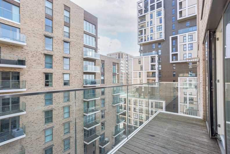 2 bedroom flat for Sale in Kidbrooke Park Road, Kidbrooke, SE3, London