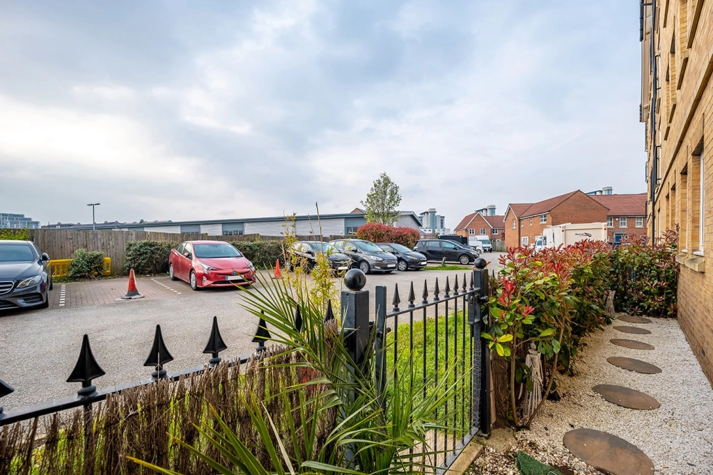 2 bedrooms apartments/flats for sale in Allenby Road, Woolwich - SE28 view 14