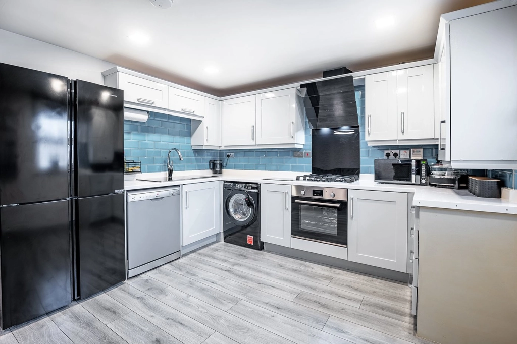 2 bedrooms apartments/flats for sale in Allenby Road, Woolwich - SE28 view 12