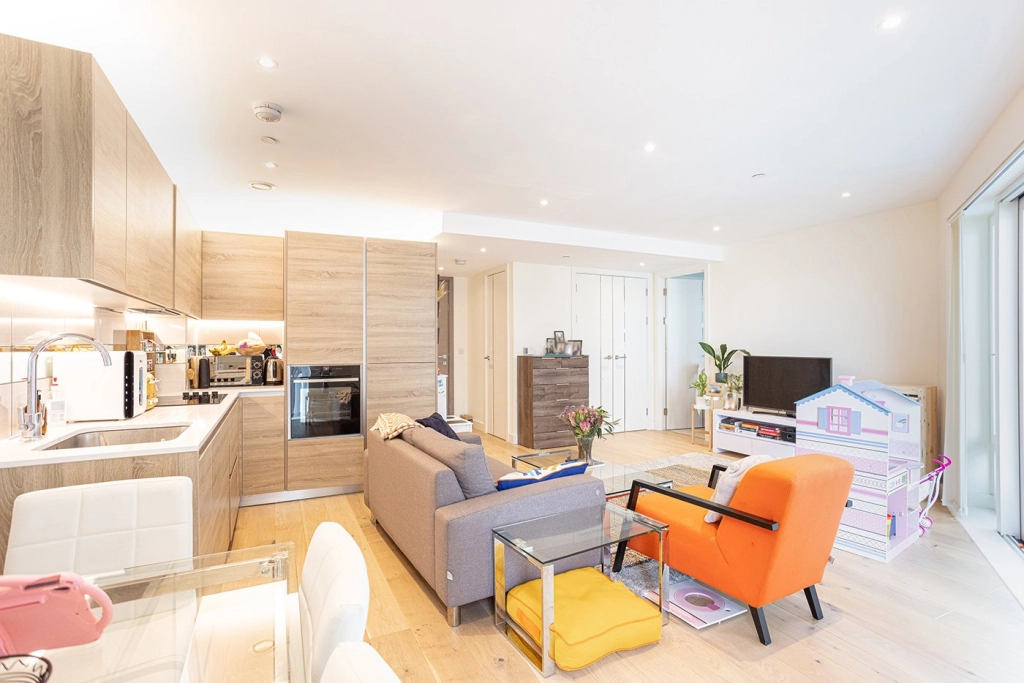 1 bedroom apartments/flats for sale in Duke Of Wellington Avenue, Woolwich - SE18 view 12