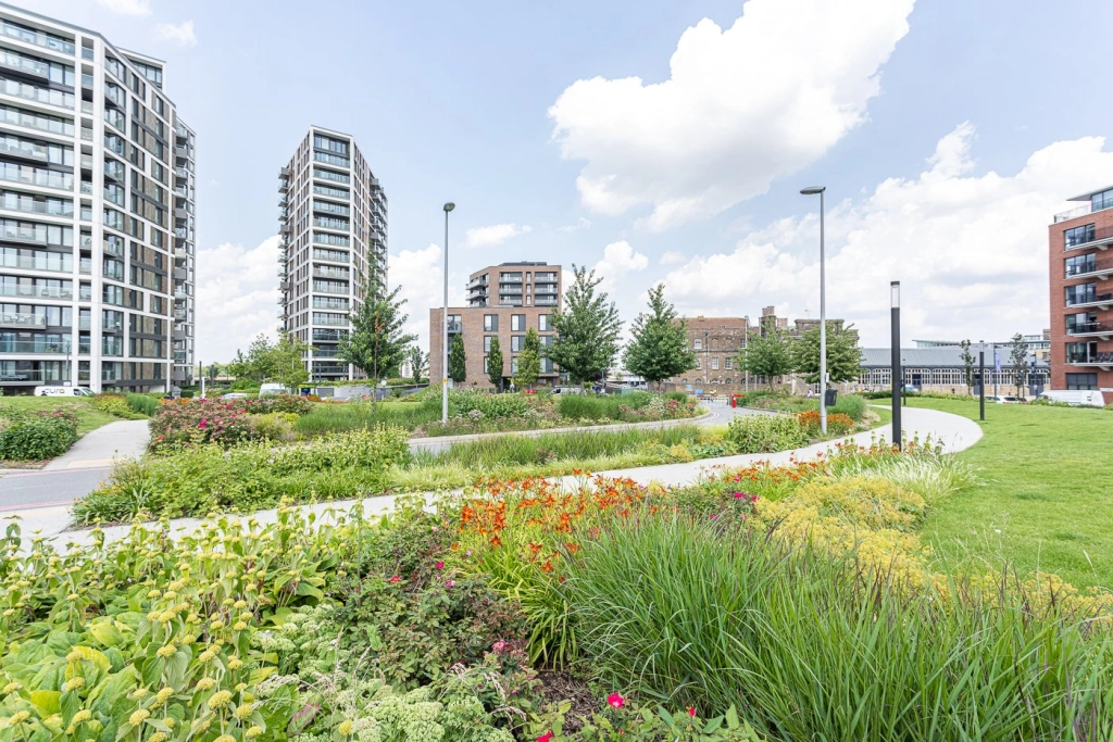 1 bedroom apartments/flats for sale in Duke Of Wellington Avenue, Woolwich - SE18 view 8