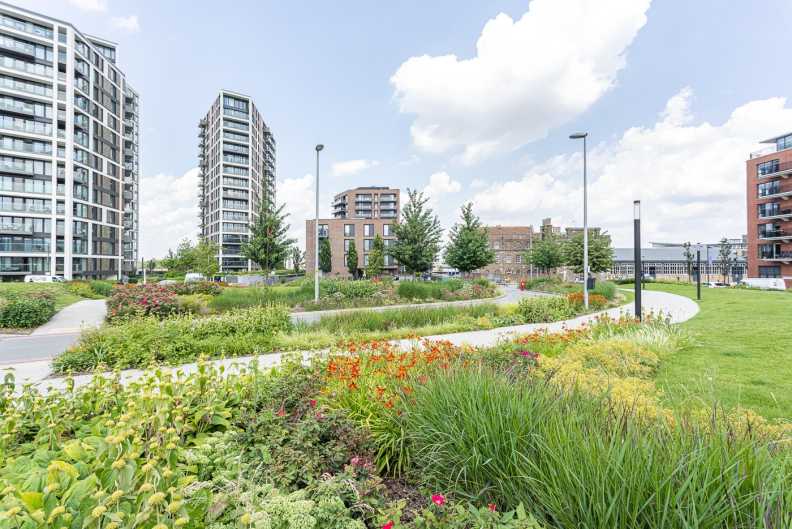 1 bedroom apartments/flats to sale in Duke Of Wellington Avenue, Woolwich-image 1
