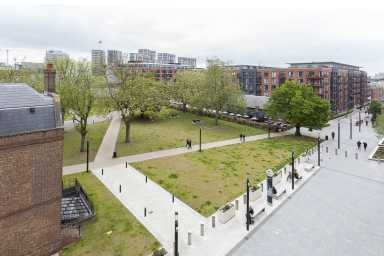 Victory Parade, Plumstead Road, Royal Arsenal - SE18 view 4