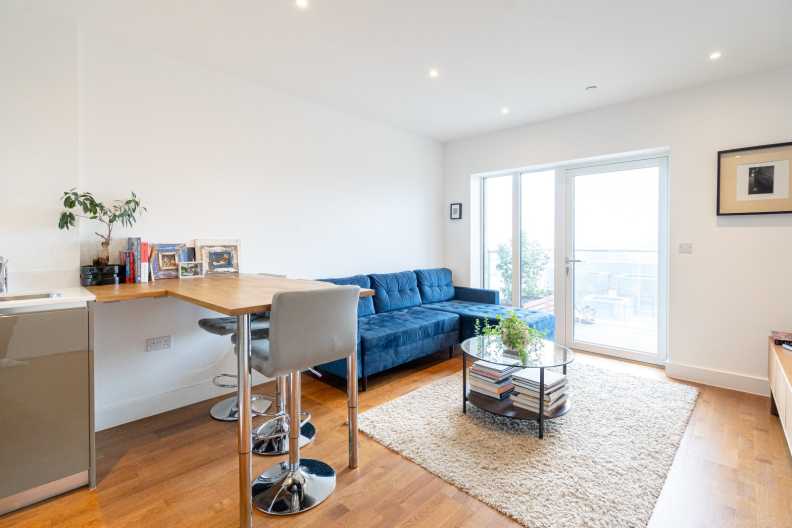 2 bedrooms apartments/flats to sale in Victory Parade, Woolwich-image 3