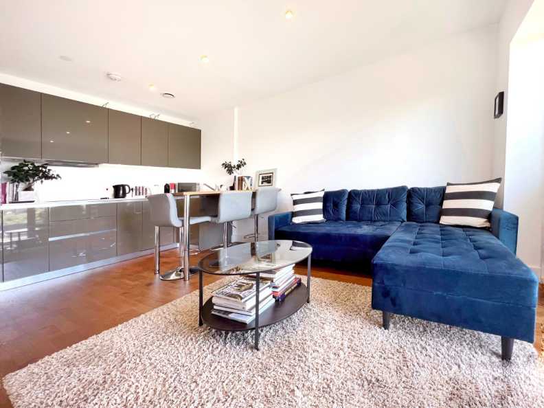 2 bedrooms apartments/flats to sale in Victory Parade, Woolwich-image 7