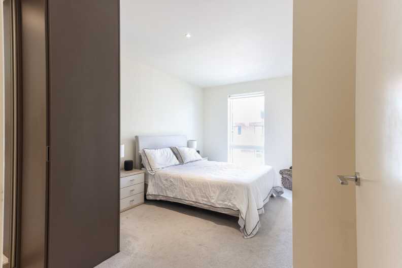 2 bedrooms apartments/flats to sale in Thunderer Walk, Woolwich-image 4