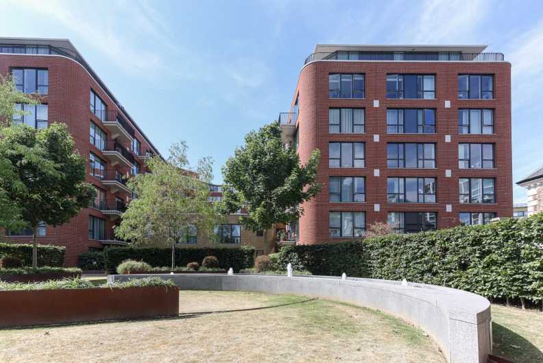 2 bedrooms apartments/flats to sale in Thunderer Walk, Woolwich-image 7
