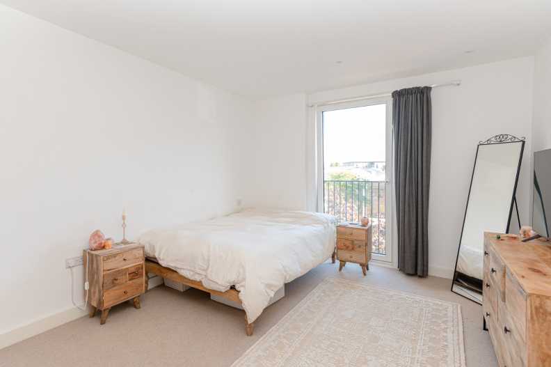 1 bedroom apartments/flats to sale in Duke of Wellington Avenue, Woolwich-image 4
