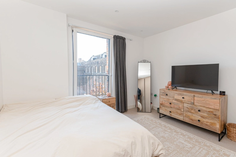1 bedroom apartments/flats for sale in Duke of Wellington Avenue, Woolwich - SE18 view 9