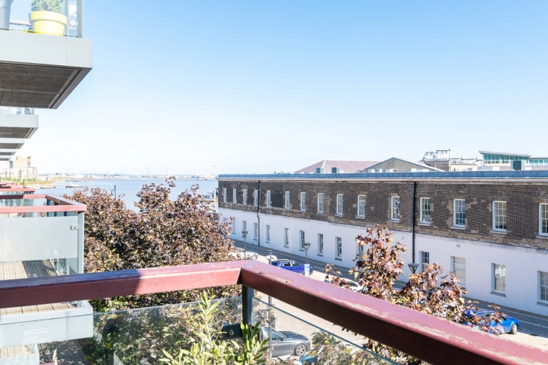 1 bedroom apartments/flats for sale in Duke of Wellington Avenue, Woolwich - SE18 view 10