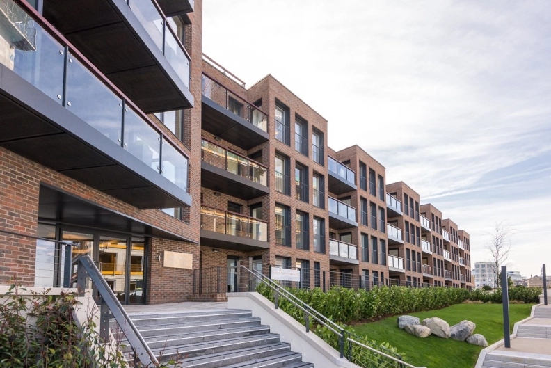 1 bedroom apartments/flats for sale in Duke of Wellington Avenue, Woolwich - SE18 view 12