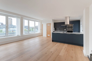 Hopton Road, Woolwich - SE18 view 3