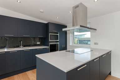 Hopton Road, Woolwich - SE18 view 9