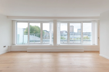 Hopton Road, Woolwich - SE18 view 8