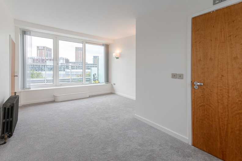 2 bedrooms apartments/flats to sale in Hopton Road, Woolwich-image 5