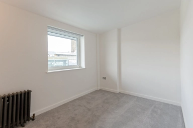 Hopton Road, Woolwich - SE18 view 15